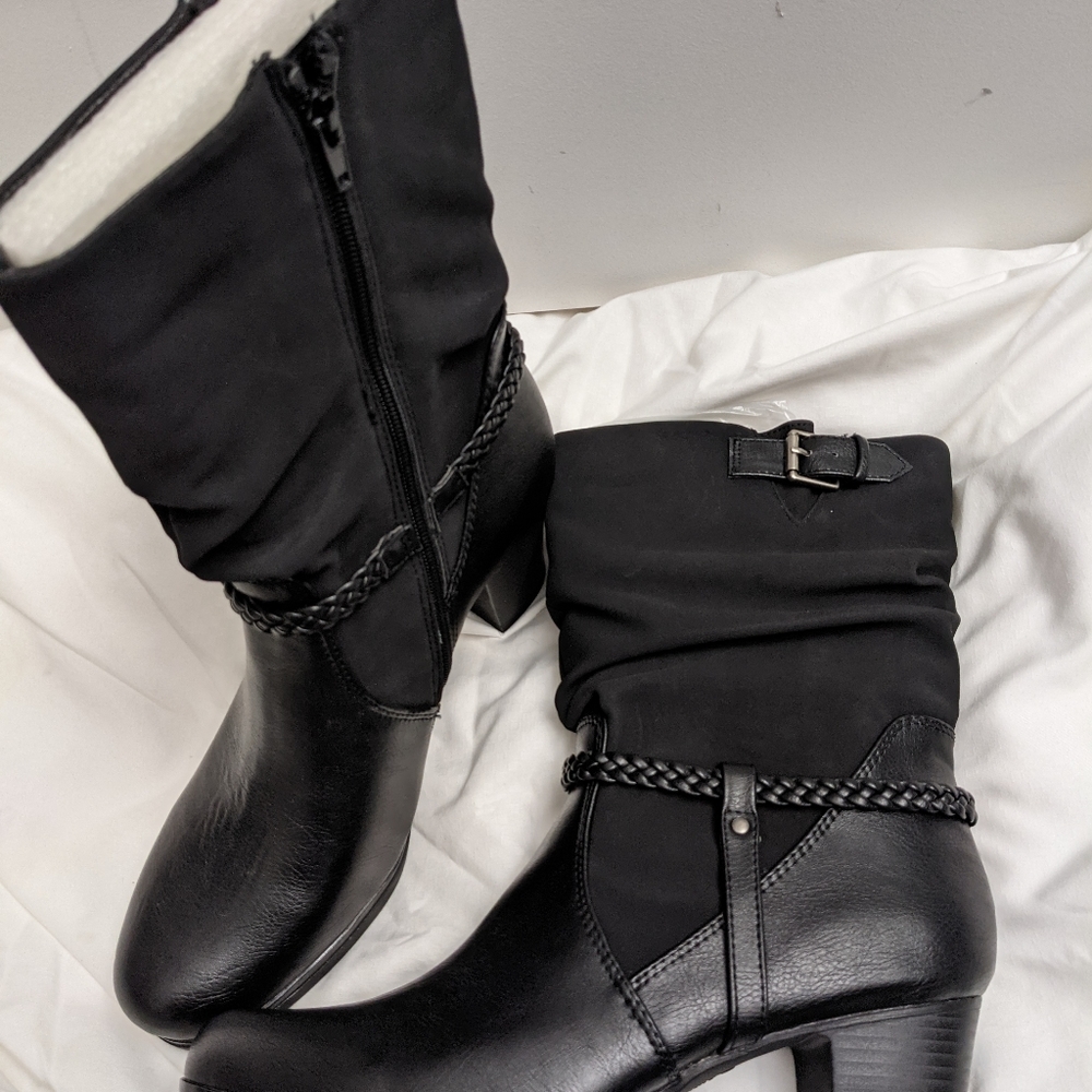 NWOT Black Life Stride Brand Booties 11W ( Wide Width ) VEGAN LEATHER